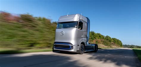 mercedes benz fuel cell concept truck revealed electric hybrid vehicle technology international