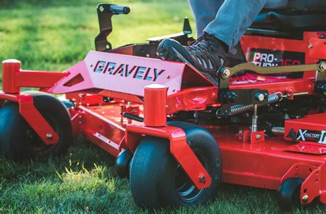 Gravely Pro Turn® 148 991128 Carls Mower And Saw