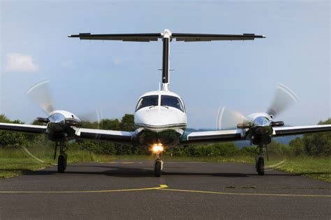 piston engine aircraft charter brokers australia