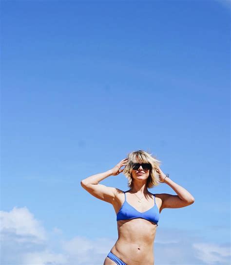 Julianne Hough Fappening Sexy New Bikini 11 Photos