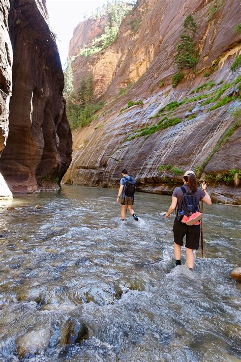 hiking   narrows andtraveller