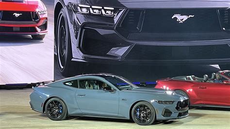 preview  ford mustang injects modern tech   traditional