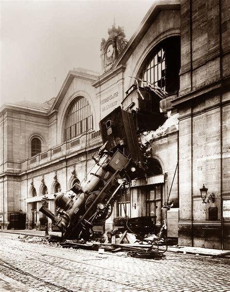 train derailment  montparnasse station  photograph  war