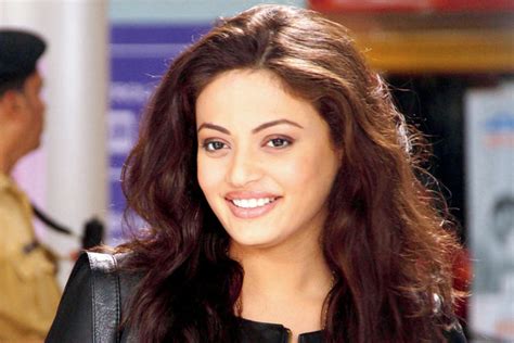 when sneha ullal agreed to wear contact lenses at salman s behest
