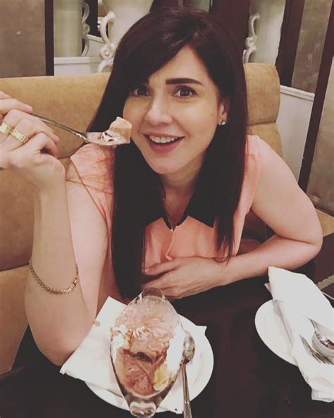 latest beautiful pictures   green actress mahnoor baloch reviewitpk