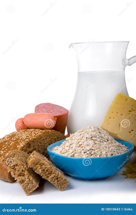 melk brood kaas en worst stock afbeelding image  macaroni