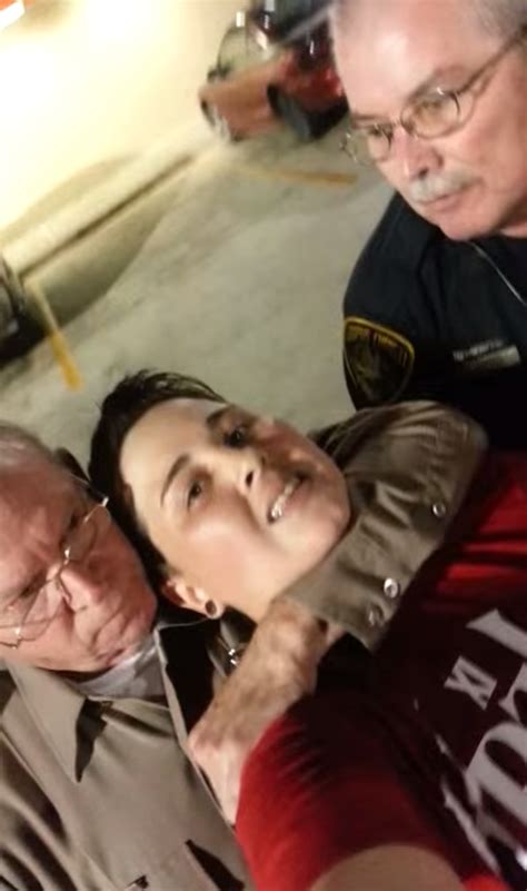 Video Off Duty Texas Cop Puts Woman In Choke Hold While She Videos