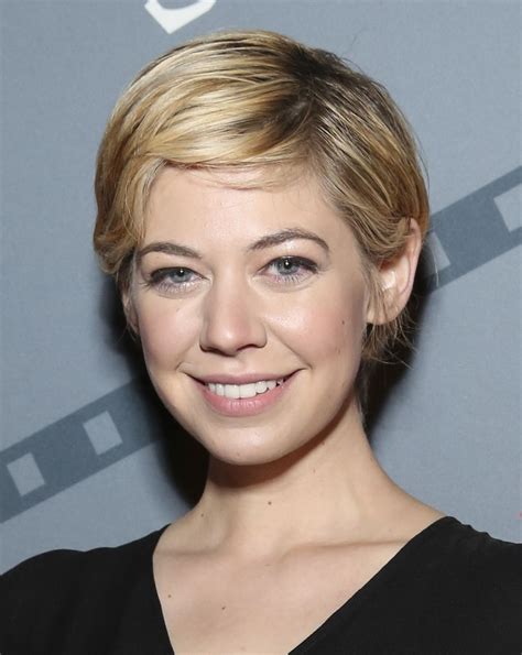 You Ve Got To See Analeigh Tipton S New Short Pixie Haircut Glamour