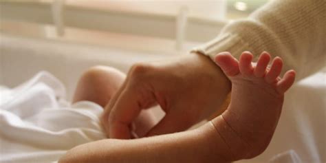 por que os bebês nascem “roxinhos” comunidade alô bebê