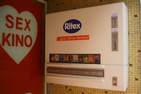 datei kondomautomat mit ritex logo eingang neben sexshop sonnenwall duisburg 2003 wikipedia