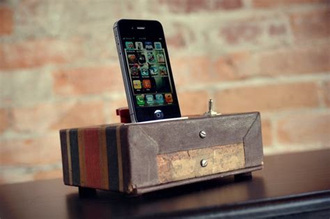 ipod iphone charging station  speaker  vintage cigar
