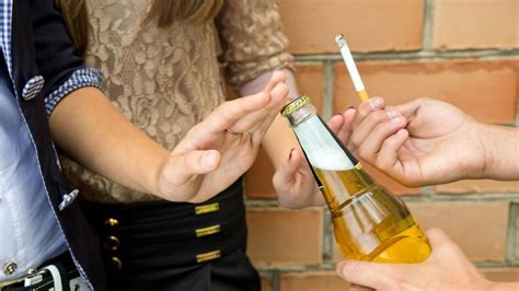 Smoking And Alcohol Addiction Afflicts Unhappy Less Aware Youth Says