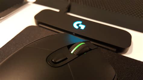 logitech  review  mainstream wireless mouse   exceptional features pcworld