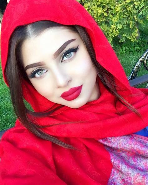 Pin By Luxyhijab On Hijab Beauty جمال المحجبات
