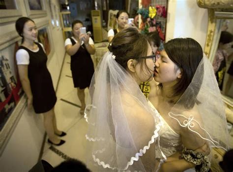 look at how cute this informal lesbian wedding in china was