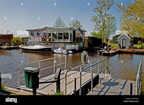 broek  waterland dutch north holland netherlands village popular stock photo  alamy