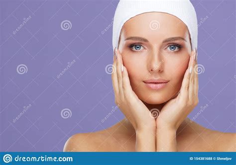 beauty portrait  healthy  attractive woman human face