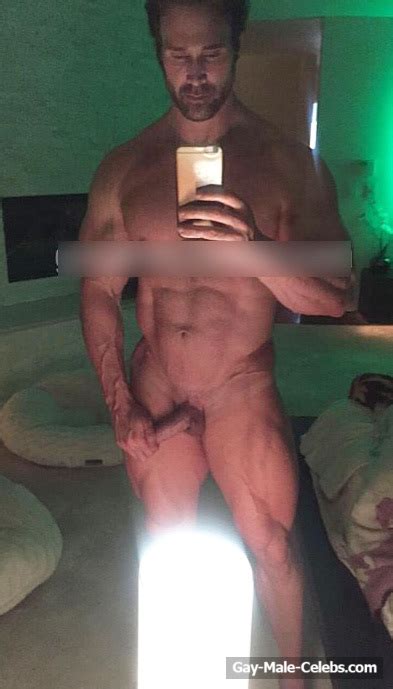 mike ohearn leaked frontal nude selfie gay male