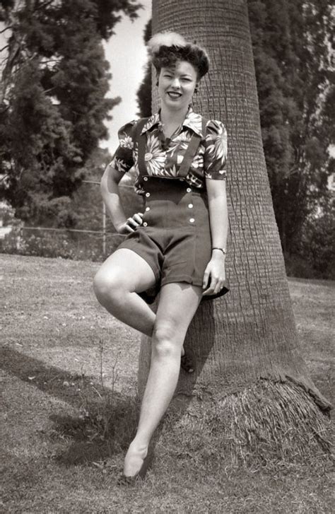 Elegant Photos That Show Women’s Fashion Of The 1940s ~ Vintage Everyday