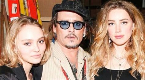 Anche La Figlia Lily Rose Difende Johnny Depp Un Padre