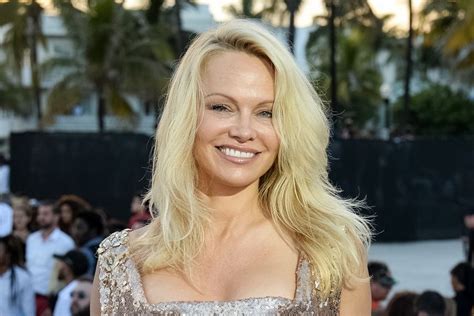 aktris pamela anderson kritik komentar cabul pm australia