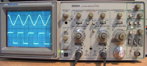 How to use an analog oscilloscope
