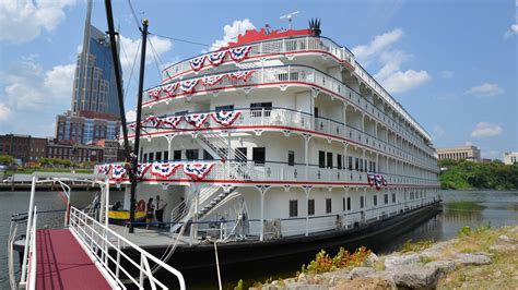 mississippi river cruises  tap  fall