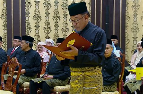 Rasmi Anwar Ibrahim Dilantik Menjadi Pmx Perdana Menteri Ke 10 – Rnggt