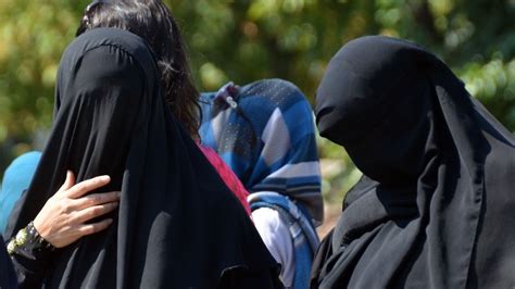 countries that have banned burqa but what does international law tell