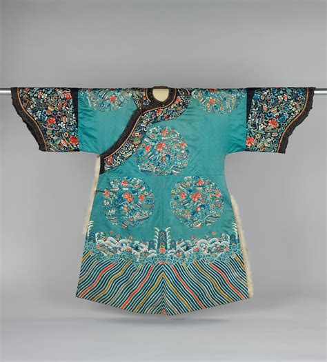 womans ceremonial robe china qing dynasty   metropolitan museum  art
