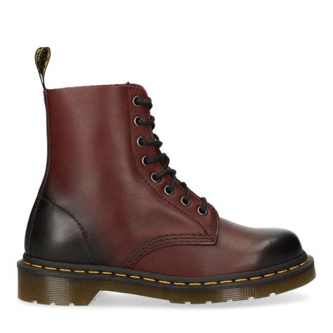 dr martens pascal rood white  martens  martens style  martens outfit  martens