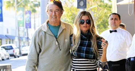 fergie grabs lunch with her dad in beverly hills fergie just jared
