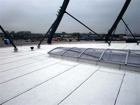 witte bitumen dakbaan zuivert lucht bouwwereldnl