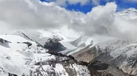drone captures footage  mount everest twitter users call  breathtaking miscellaneous