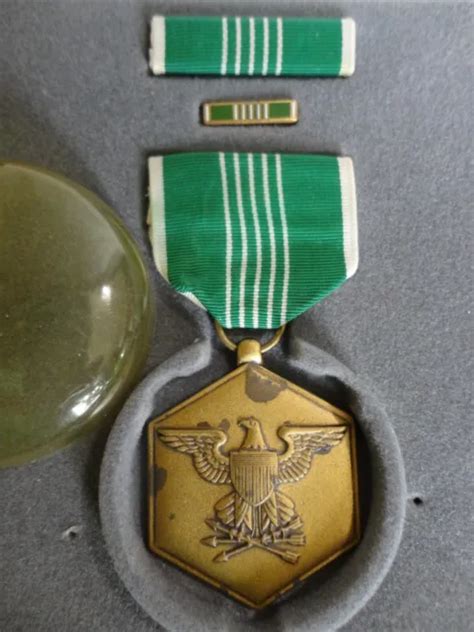 vintage  army commendation medal award  military merit green  pc