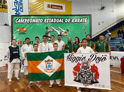 Camboriú Conquista 5 Medalhas Em Campeonato Estadual De Karatê