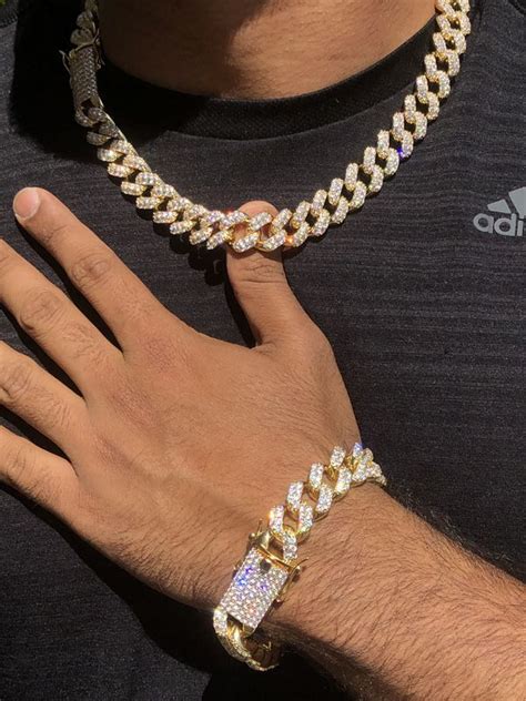 Menâ€™s Iced out 14k gold filled Italy Miami Cuban chain for