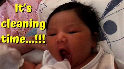 clean newborn tongue  mouth steps    clean  baby