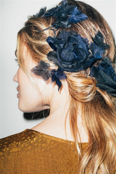step  step guide  styling hair accessories coveteur