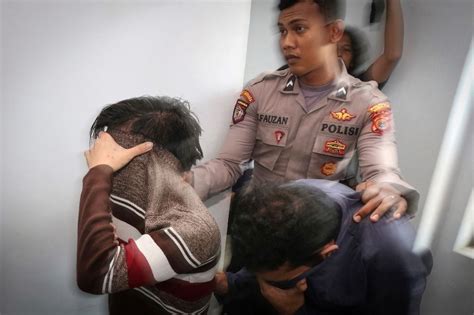 indonésie des coups de canne pour relations homosexuelles 24 heures