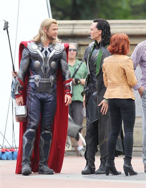 Tom Hiddleston Picture 13 Actors On The Set Of The Avengers Shooting
