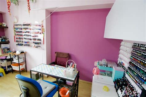 location nailush spa home manicure pedicure services  singapore