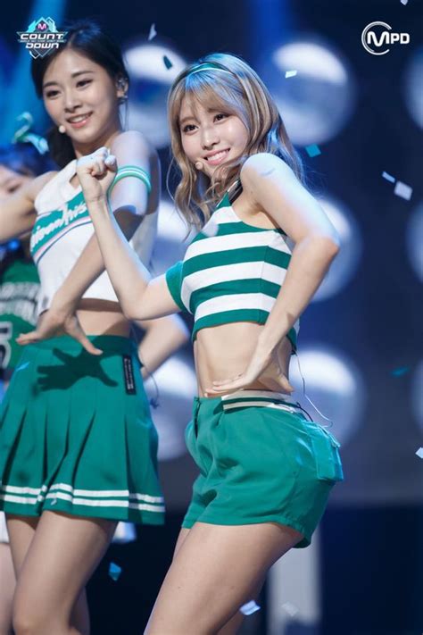 10 Times Twice S Momo Showed Off Her Amazing Toned Abs