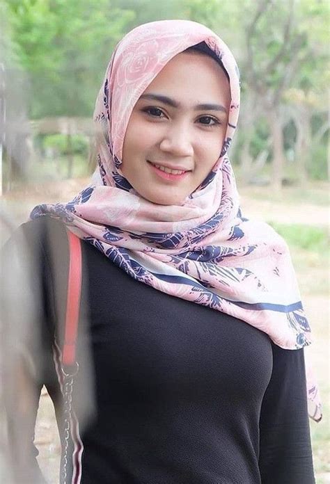 Pin Oleh Knt Di Aceh Di 2020 Wanita Cantik Wanita Gaya Hijab