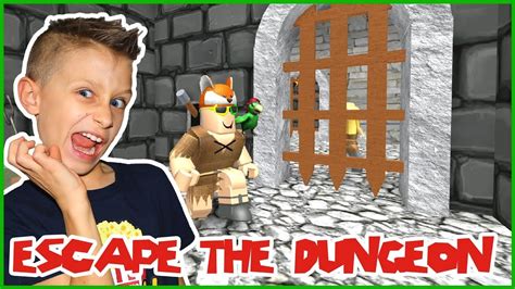 Escaping The Dungeon In Roblox Youtube