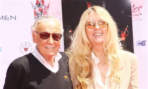 marvel comic mogul stan lee s daughter slams disney for lack of compassion over father s death
