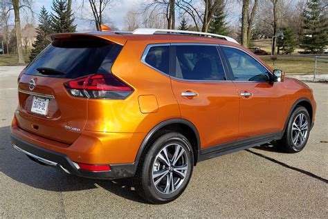nissan rogue sv awd review comfy roomy  great  wuwm