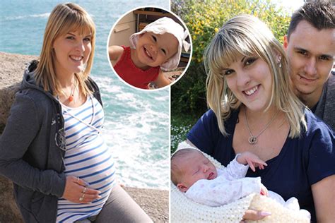 Mum To Be Suffers Extreme Morning Sickness Causing Her To Vomit 20