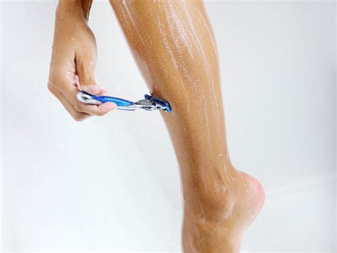 Avoid These Mistakes When Shaving Your Legs