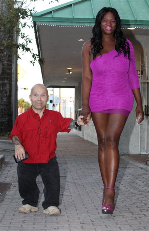 world s strongest dwarf to wed 6ft 3in tall transgender woman